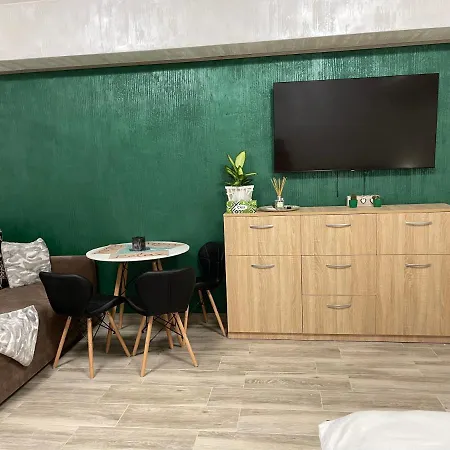 Jade Luxury Studio *